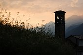 01 Il campanile di Vilmaggiore all'alba